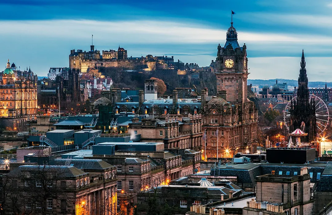 Travelodge Edinburgh Central Waterloo Place-1